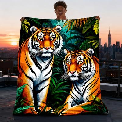 1pc Tiger Print Throw Blanket Polyester Fiber, Lightweight Flannel, Soft & Warm, All Season Use for Outdoor, Camping Digital Print