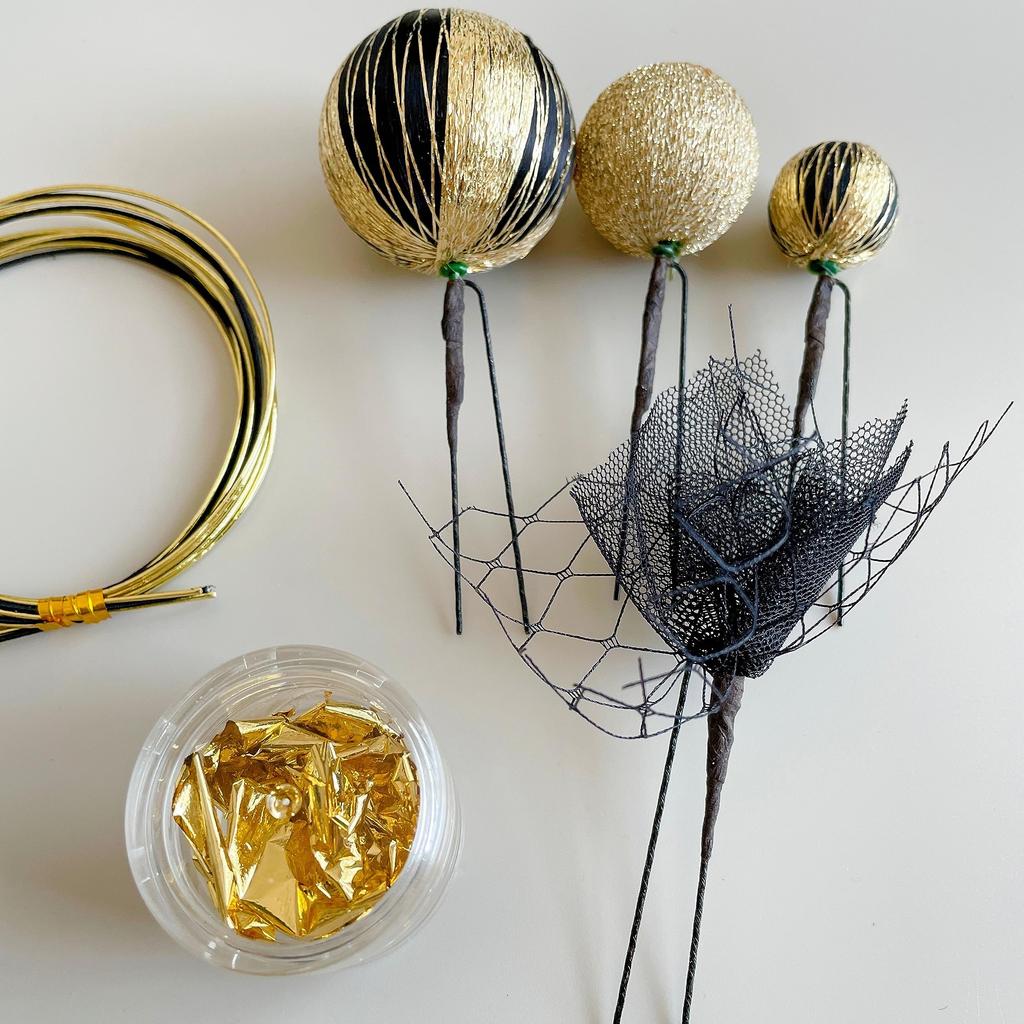Black and Gold Hair Ornament with Tamakanzashi and Perfect for and Perfect for Hakama and (Ball Pin) Tulle, Coming-of-Age Ceremonies, Graduations,