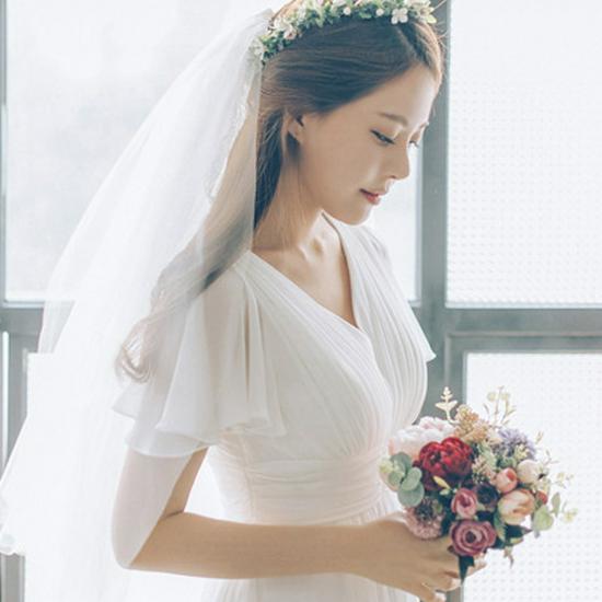 Plus Size Chiffon Light Wedding Dress with Short Sleeves - Perfect for Outdoor Weddings, Travel Photography, Banquets, and Evening Events with Veil