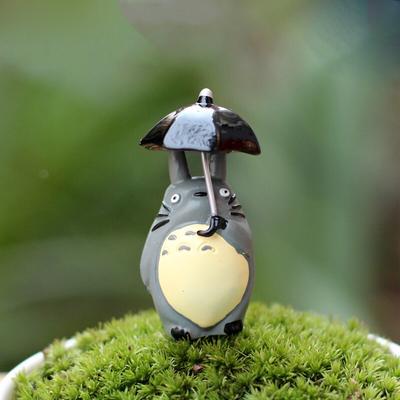 Totoro Figure Doll Decorations Holding Umbrella Resin Miniature Figurines Toys 5cm PVC