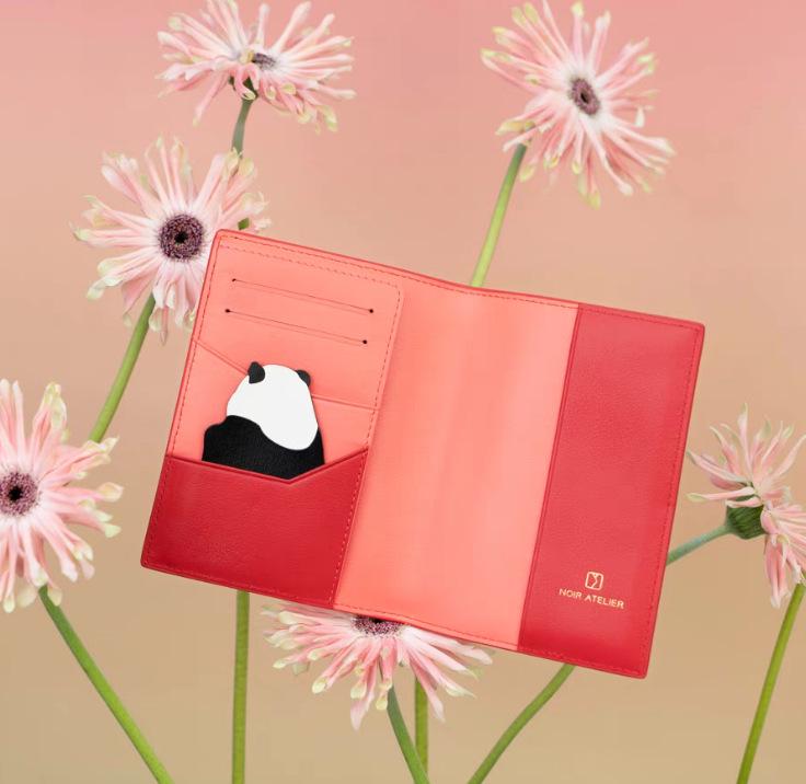 Kreativer Panda-Reiseetui im chinesischen Stil: Mehrschichtiges Lederdesign und Kulturdokumentenschutz