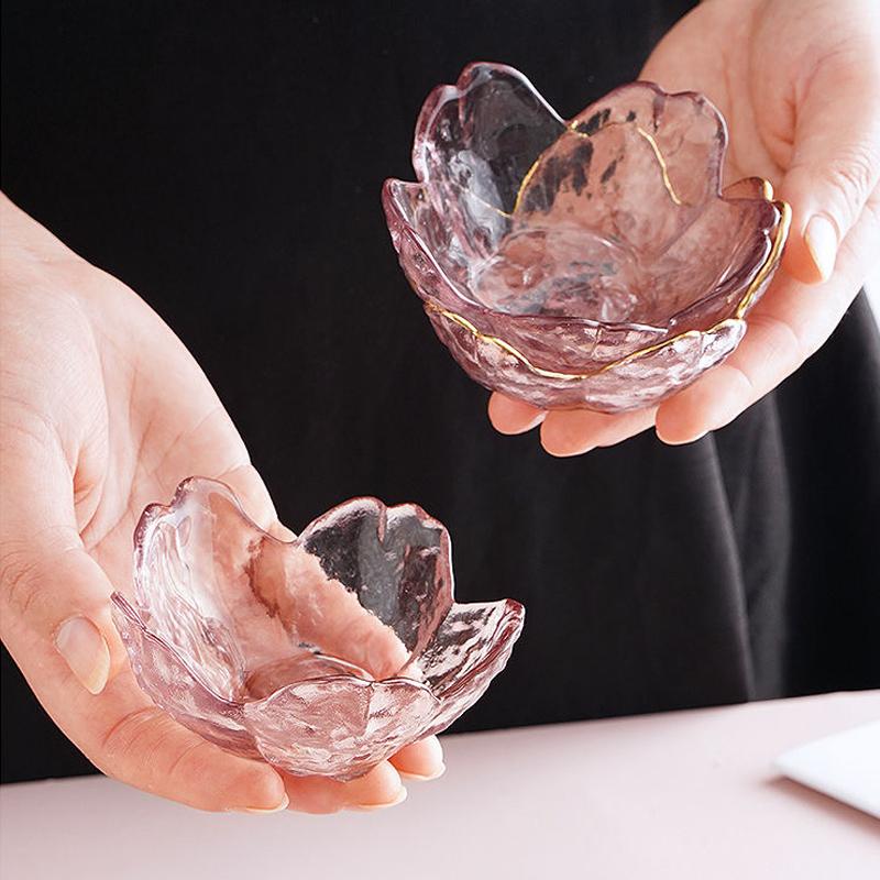 Sakura Glass Soy Sauce Dish Japanese-Style Pink Blossoms Condiment Bowl for Sushi Dumplings Dipping Mini Appetizer Plates