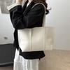 Retro simple atmosphere commuter armpit women's bag winter new large capacity shoulder portable tote bag