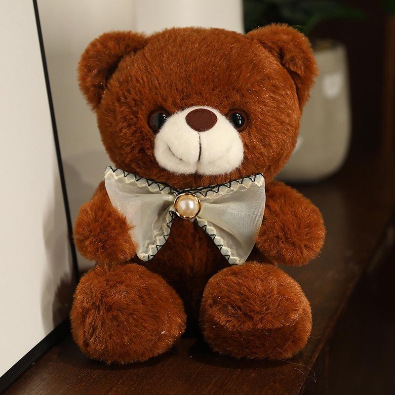 

Small color sitting teddy bear doll plush toy bear hug bear doll children soothing doll 20cm（0.1kg） темно-коричневого