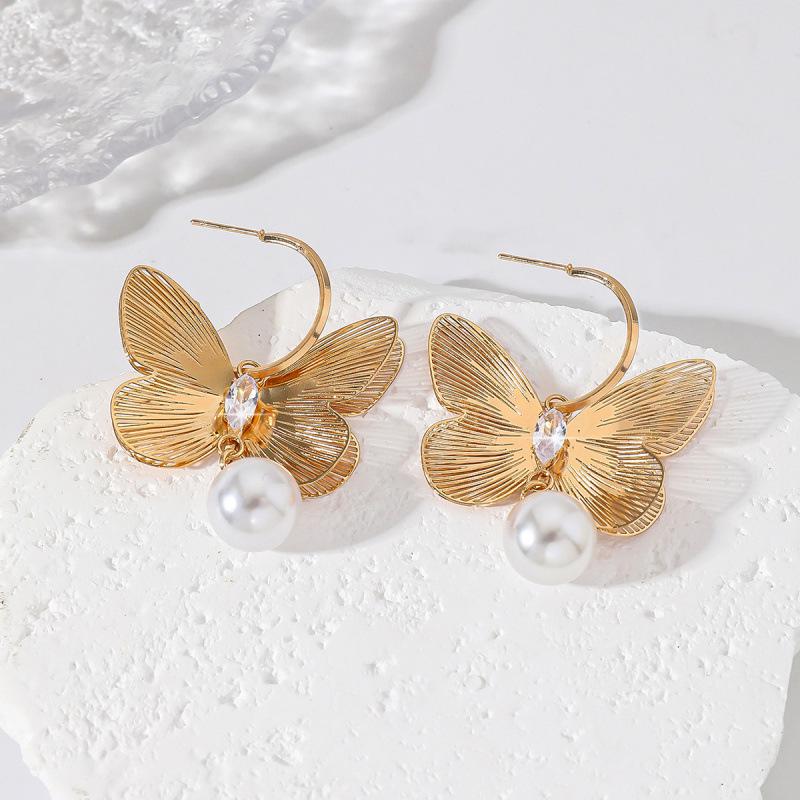 Elegant Gold Butterfly Pearl Earrings - High-End, Trendy & Versatile Fashion Accessory