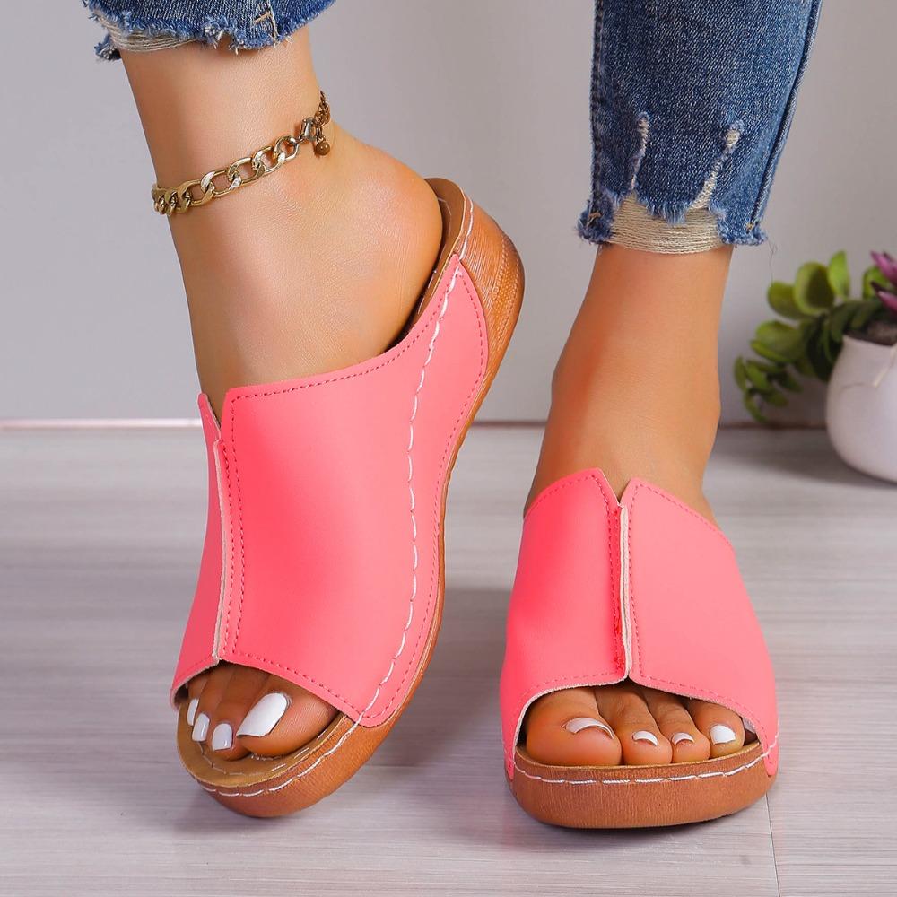 Women's Summer Slippers 2024 New Outdoor Thick Sole Mid Heel Slope Heel Anti slip Lightweight Casual Simple Women's Slippers