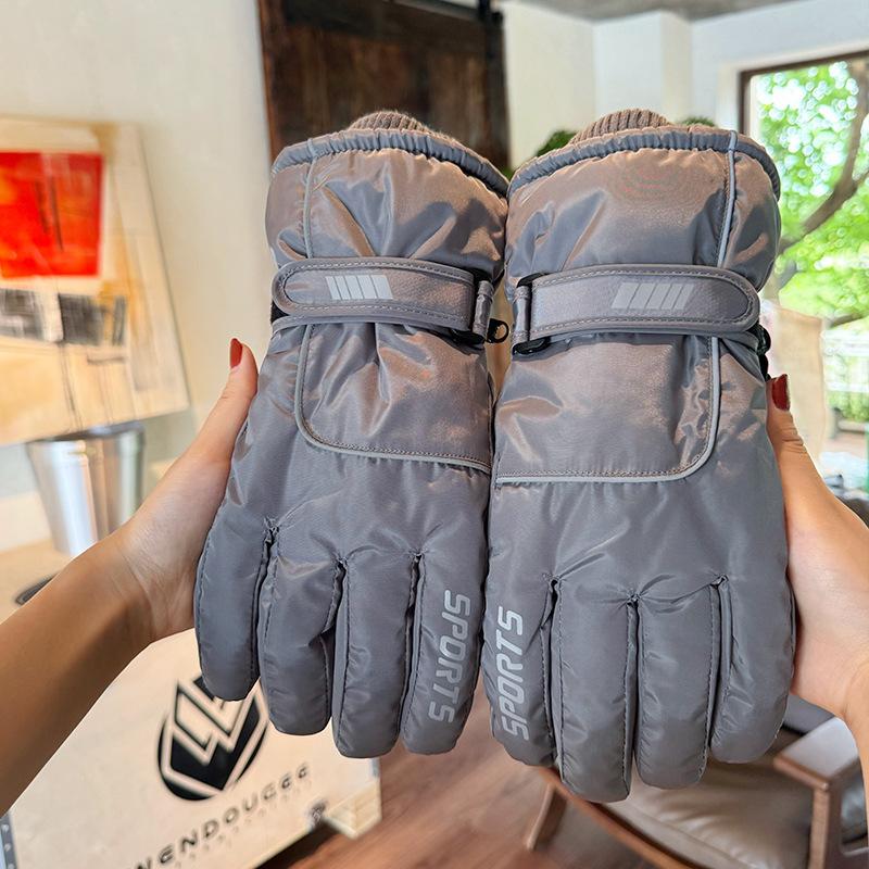 

Waterproof Ski Gloves for Women In Winter Warm Snow Mountain Gloves for Playing with Snow Men Crossing The Top To Ride Cold and Windproof