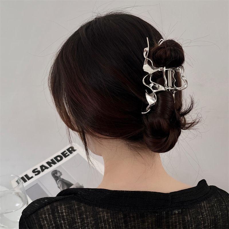 Pinza a morsetto in metallo ad alto livello con fiocco per capelli 2024 per donna: Pinza per Capelli a Forma di Squalo, Grande, Elegante, Stile Freddo, per la Nuca