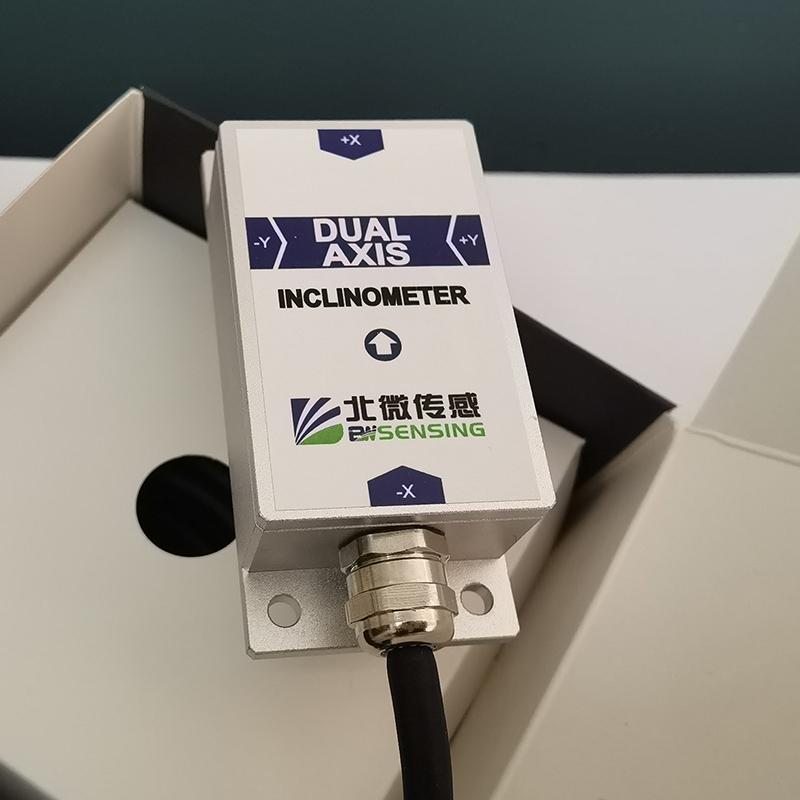

BWK228 BWK220 Tilt Angle Sensor Dual Axis Inclinometer with Accuracy 0.2 Degree Resolution 0.02 / 0-5V 0-10V (Optional) 0-5V BWK220