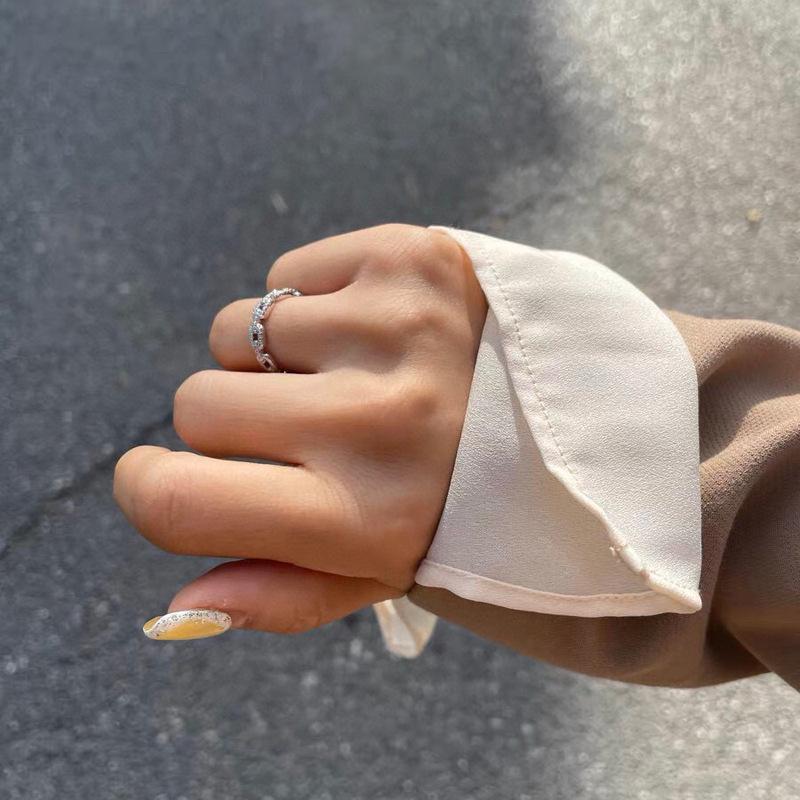 Hejia Sterling Silver Pig Nose Chain Ring: Women's Simple Versatile Japanese & Korean Style Stackable Diamond Interlocking Index Finger Ring