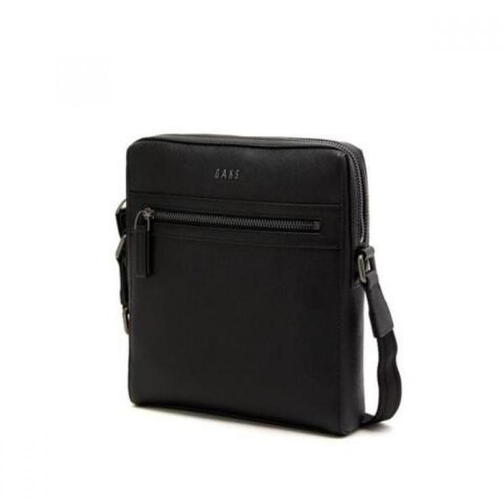 

Daks Black Simple Logo Cross Bag Dbba2e336bk Single option