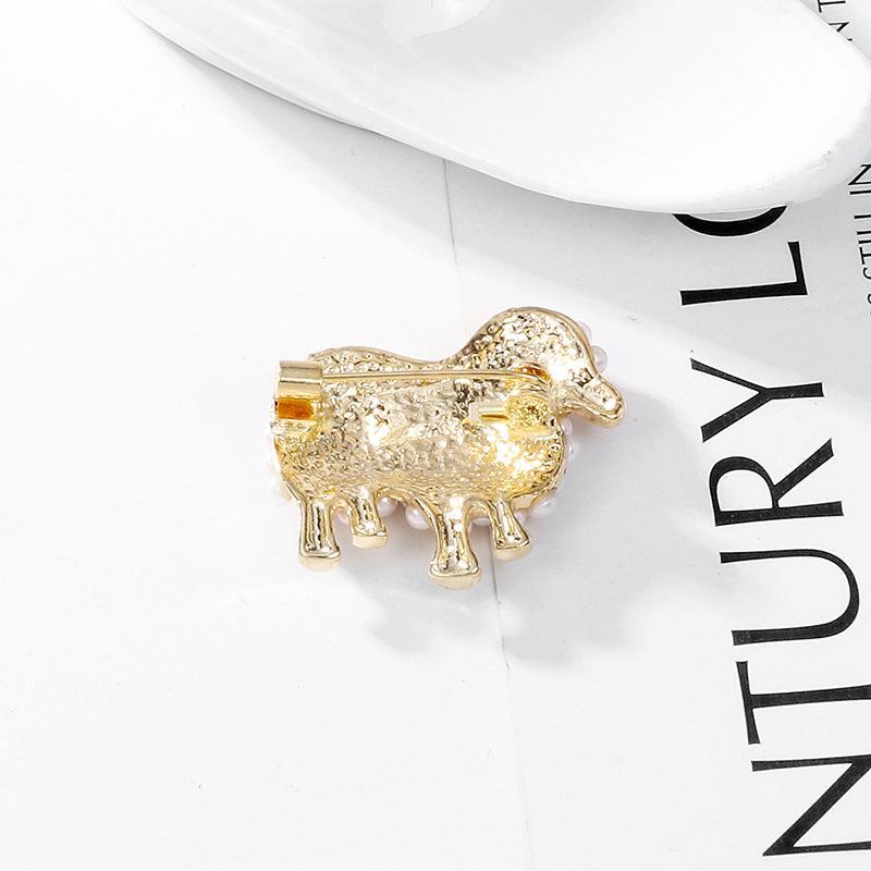 1Pcs Fashion Pearl Sheep Themed Animal Brooch Exquisite Unisex Jewelry for Men Women Work Wear Daily Decoration
