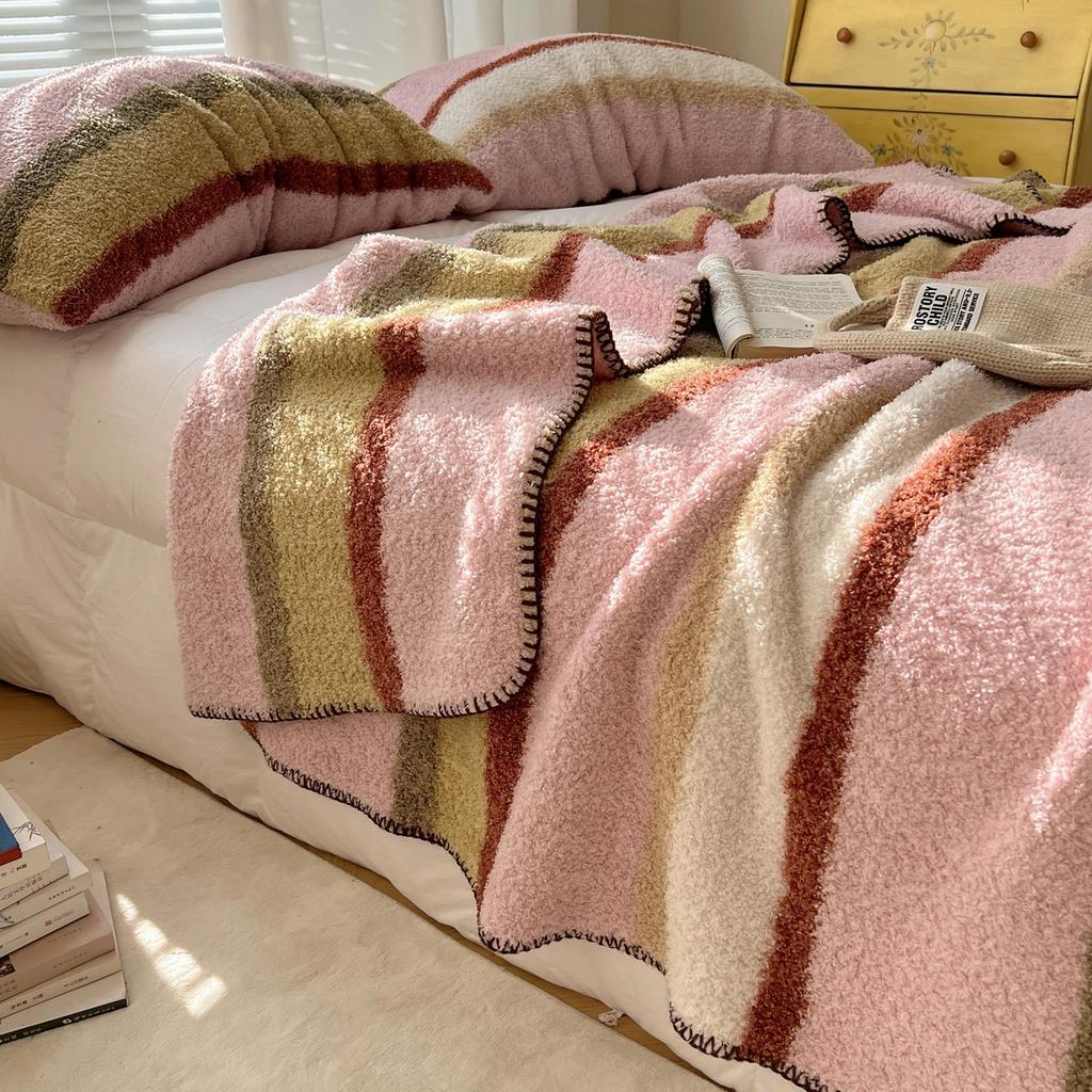 Half fluffy blanket, office nap shawl blanket, warm nap cover blanket, convenient to carry and keep warm
