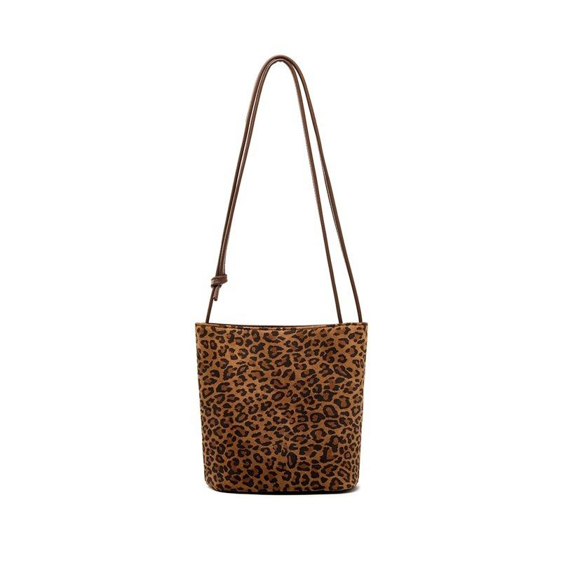 Underarm Light Leopard Print Fashion Shoulder Bag Light Luxury High Sense Women's New Women's Messenger Portable Leather Bucket Bag