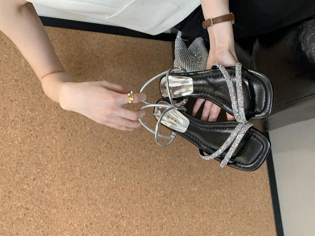 French two-wear rhinestone slope heel cool slippers women's 2025 summer new with skirt one-word slippers beautiful sandals