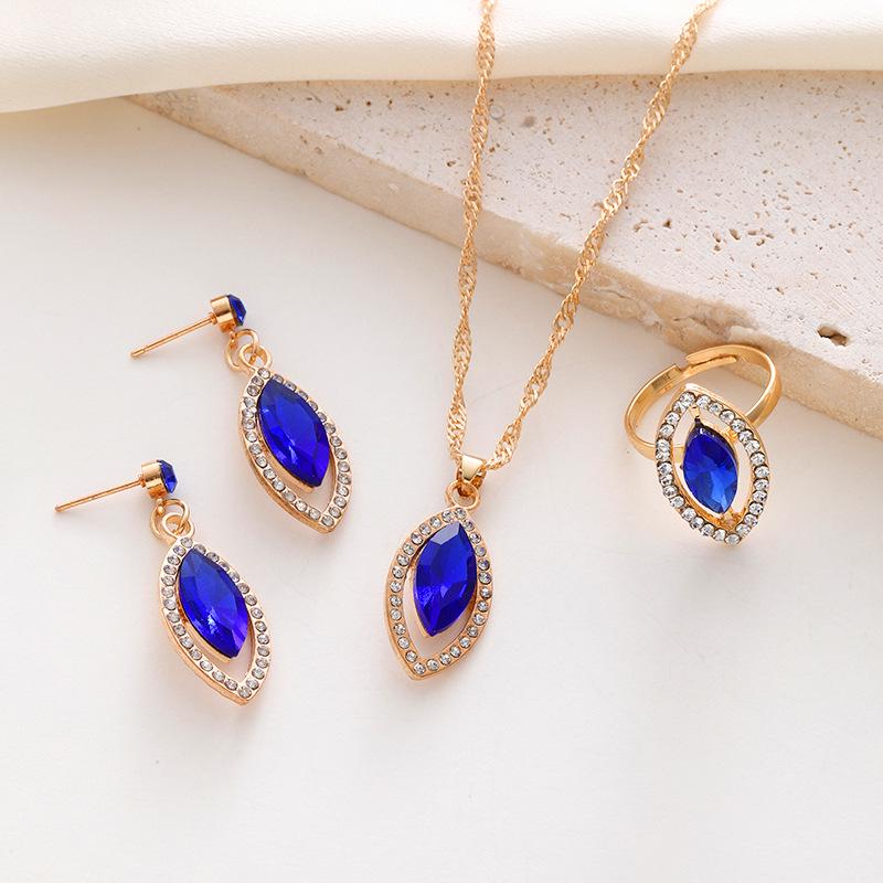 Exquisite European & American Fashion Crystal Marquise-Cut Necklace, Earrings & Ring Set