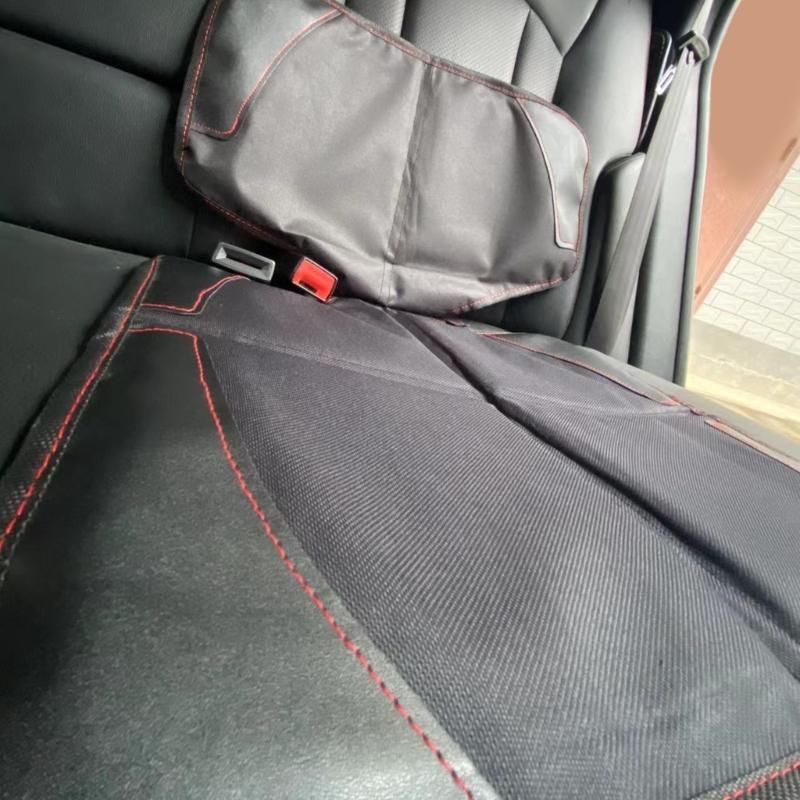 Autositzschutz, schützt den Kindersitz mit dickster Polsterung und rutschfester Rückseite, Netztaschen für Kinder und Babys