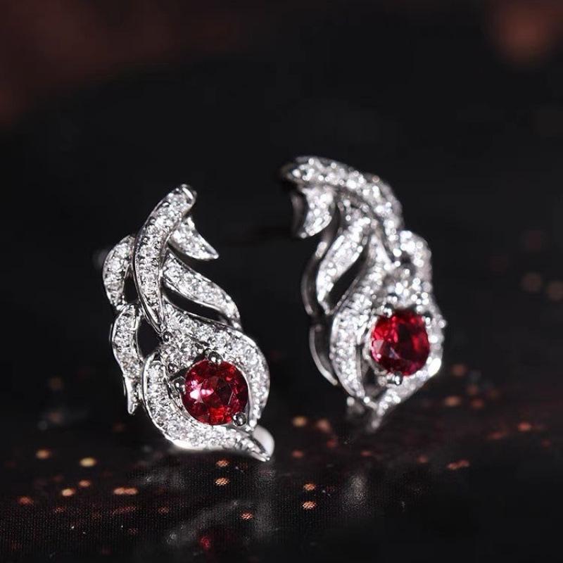 Korean Leaf Red Zircon Necklace for Women - Elegant, Versatile, & Fresh Collarbone Chain