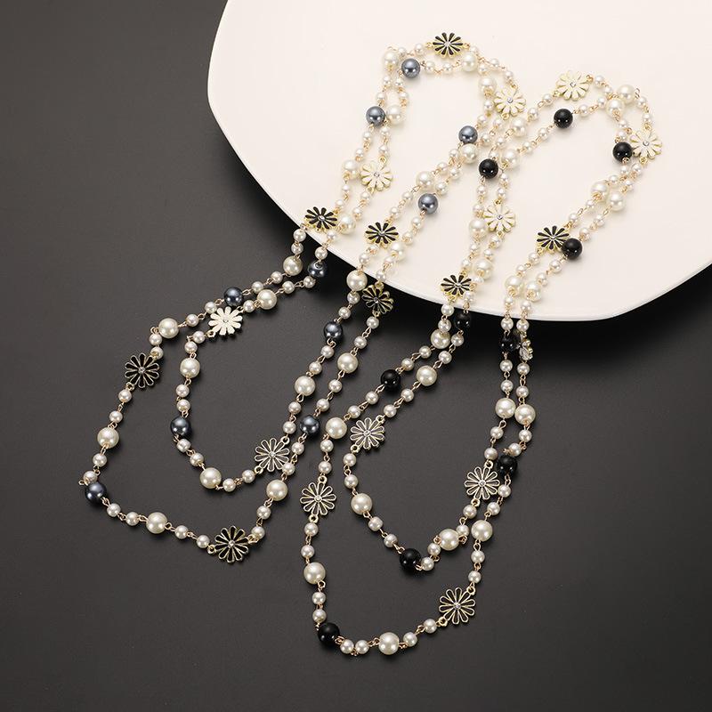 Statement Daisy Pearl Pendant Necklace for Women, Long Layering Chain Elegant Fashion Dainty Flower Jewelry Gift