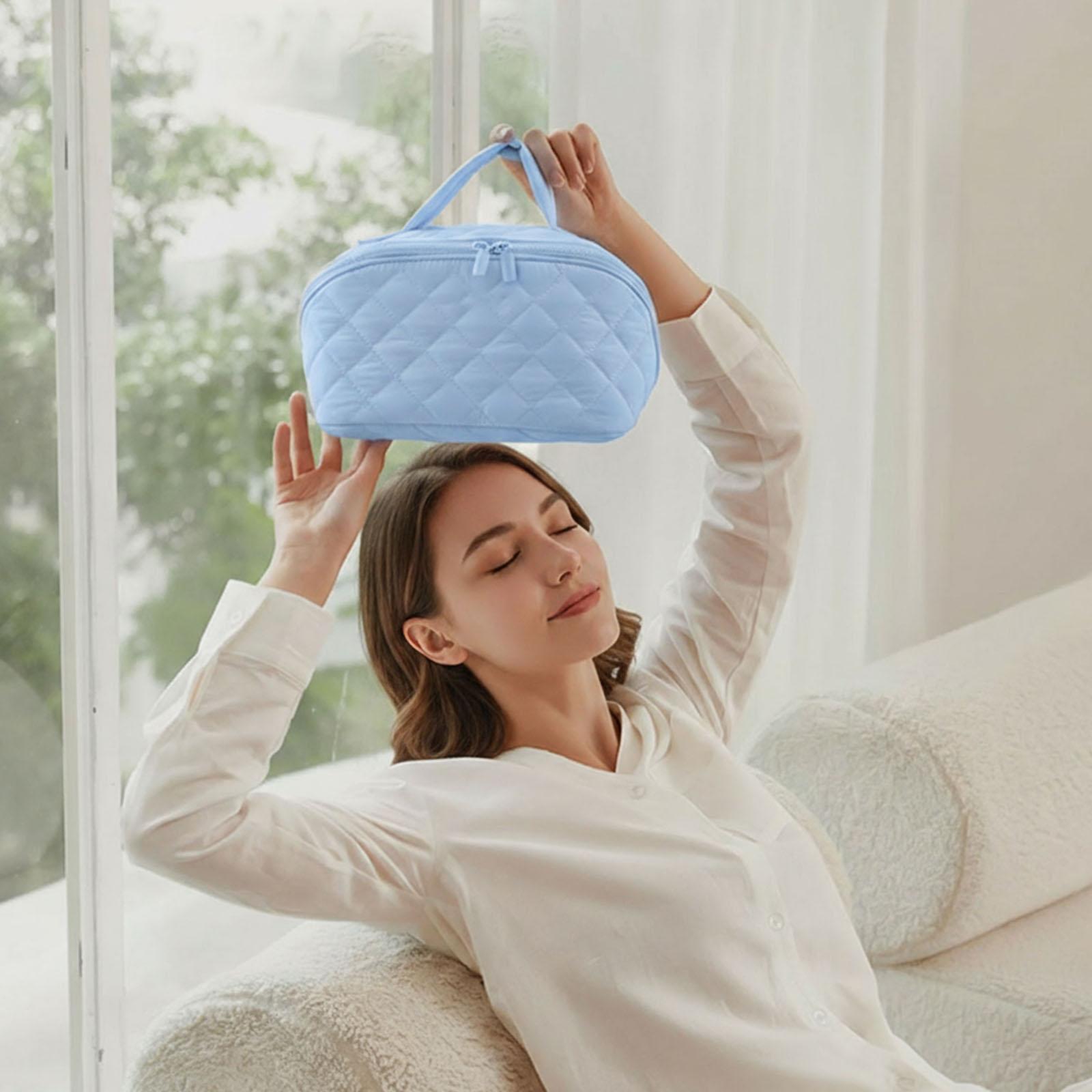 

Travel Makeup Bag Lightweight Small Cosmetic Bag Puffer Waterproof Portable Pouch Purse Travel Organizer for Women Travel Makeup синий