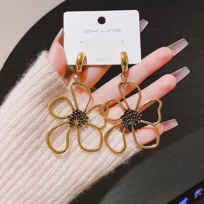 Chic European & American Tassel Earrings: Trendy, Long Dangle Design To Flatter Your Face - Versatile Statement Jewelry for Women