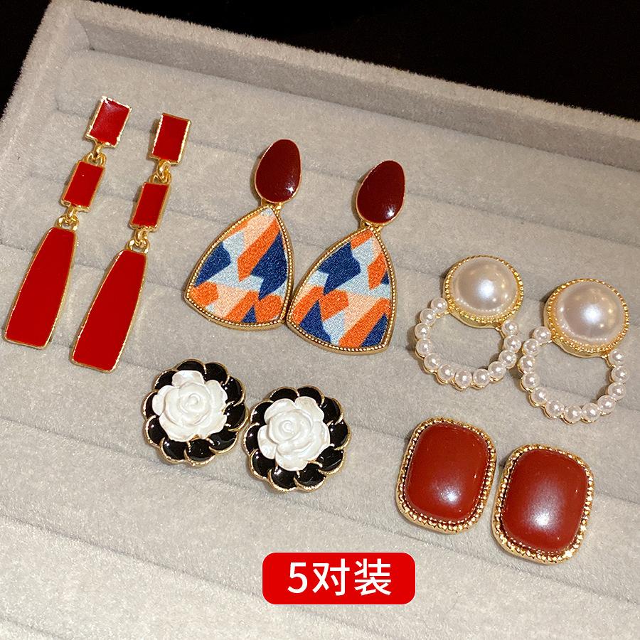 

Silver Needle Diamond Pearl Round Earrings Set New Retro Temperament Earrings Light Luxury Premium Earrings Women