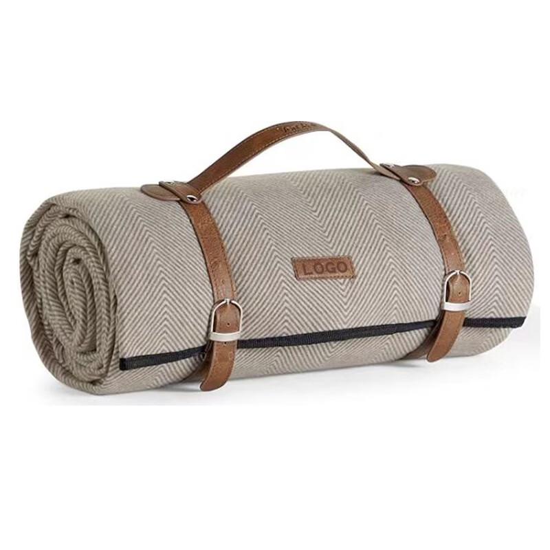 

OEING Шерстяной плед с узором елочка для пикника на природе