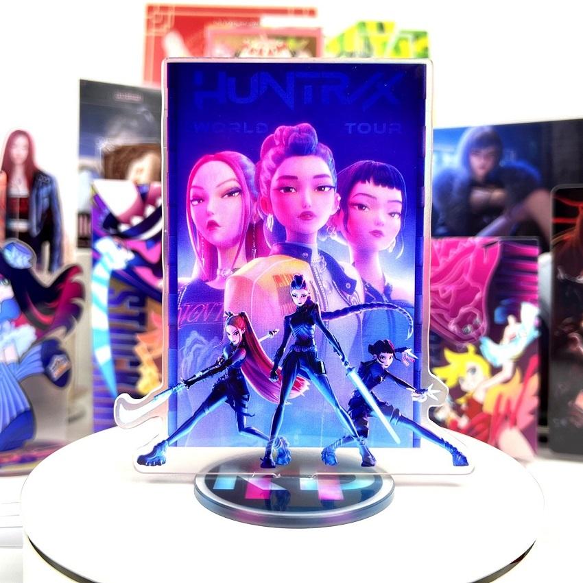 KPop Dämonenjäger Stehendes Ornament Acryl Superstar Schreibtischständer Dekoration Anime Figuren Handwerk Kreative Geschenke für Fan Liebhaber