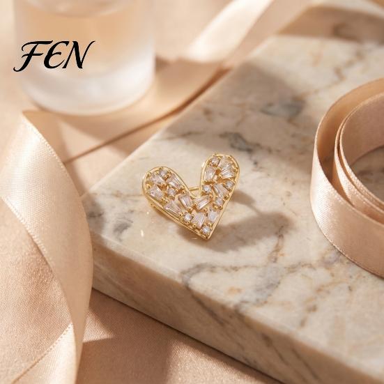 Clothing Decoration Pins Mini Love Heart Brooch Pin, Silver Golden Plated Shape Elegant Lapel Pin Hats Bags Scarves Clothes Decorative Accessory Women