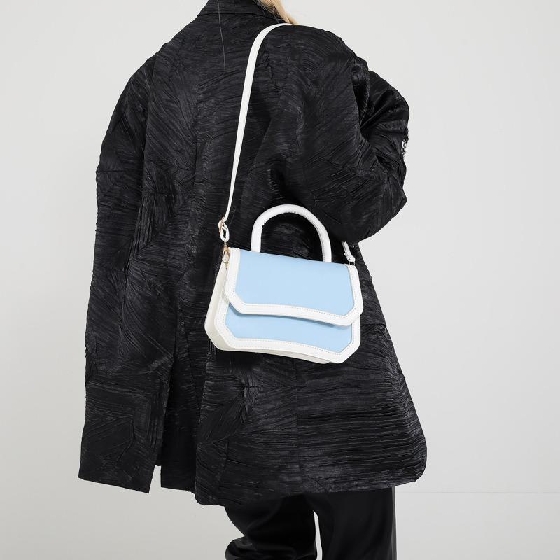 Beautiful New Shoulder Messenger Bag Popular Small Bag Women's Spring and Summer Texture Portable Small Square Bag