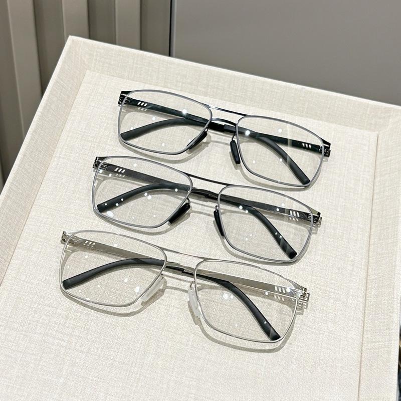 Ultra-lightweight Metal Photochromic Anti-blue Light Presbyopic Glasses Luxury Business Sun Protection Eyeglasses 0 To +4.0