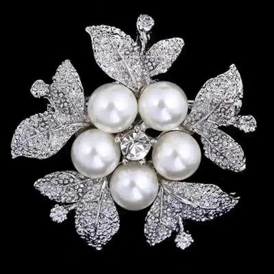 1 Stück Braut Hochzeitsaccessoires Simulierte Perle Strasssteine Blume Broschen Damen Elegant Mode Brosche Anstecknadeln Neuer Schmuck