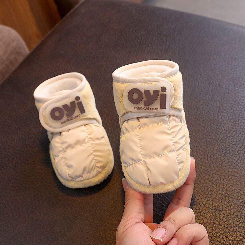 Winterverdickte Neugeborenen-Babyschuhe Babyweiche Gummisohle Kleinkindschuhe warm halten für 3-6-12 Monate, um gestapelte Baumwollschuhe zu verhindern