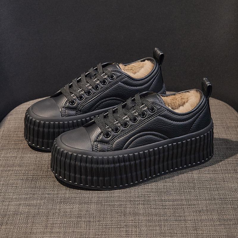 Platform Biscuit Shoes Women's 2025 Autumn and Winter Velvet Explosion Leather Little White Shoes Versatile Muffin Bottom Casual Board Shoes In