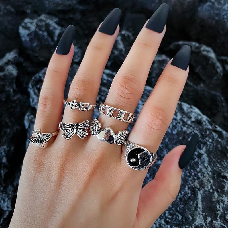 Retro For Women Punk Butterfly Heart Rings Set Retro Gothic Ancient Color Color Dice Angel Wings Charms Finger Rings JewelryVintage Rings