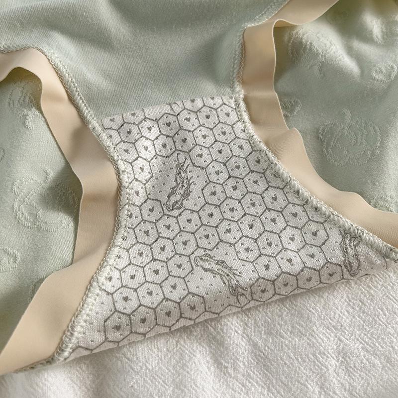 New Ice Silk Mid-Waist Women's Briefs with Cotton Crotch Seamless & Comfortable