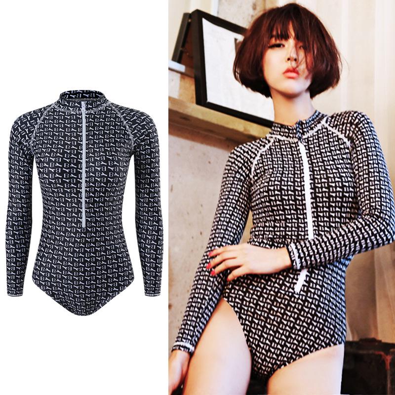 

2024 Korean Women s Long Sleeve Plaid Wetsuit for Snorkeling and Surfing XXL