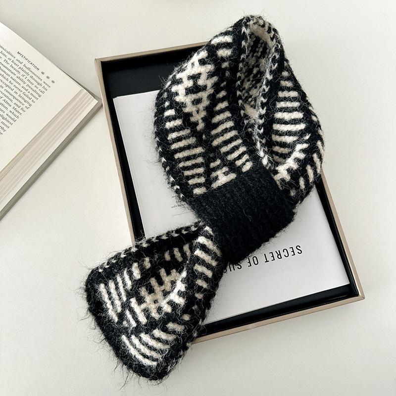 Scarf for Women Japanese and Korean Girls Two-color Knitted Warm Scarf