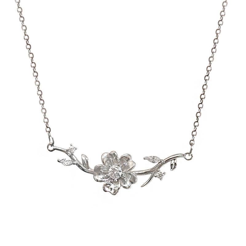 Fresh and Elegant Gardenia Necklace Flowers Leaves Clavicle Chains Small Fresh Summer
