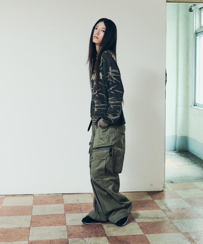 AAKAM Knee Pin-Tuck Zippered Cargo Pants (Khaki)