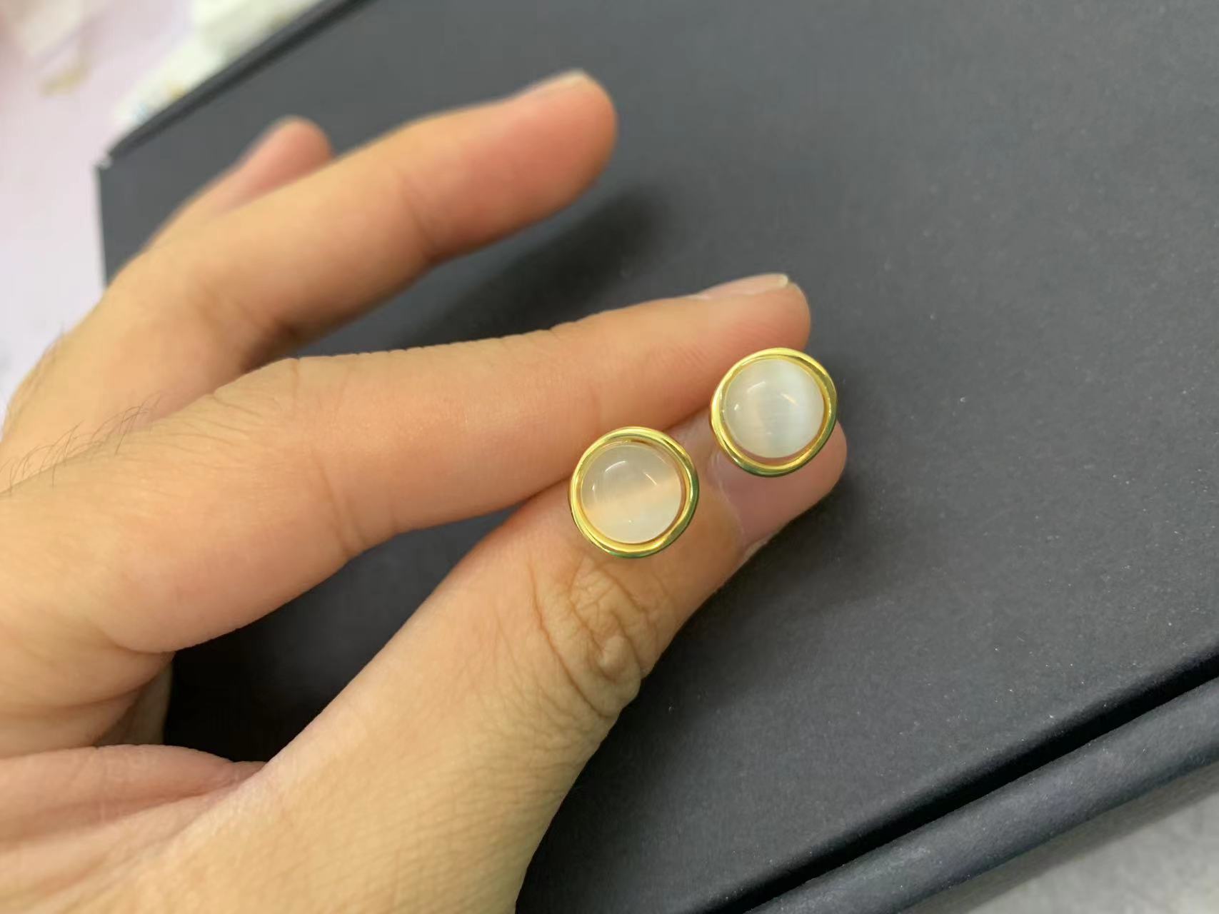 Popular New Earrings, Female Niche Design, Fashionable and Versatile Earrings, Fashionable Earrings and Accessories 925 silver