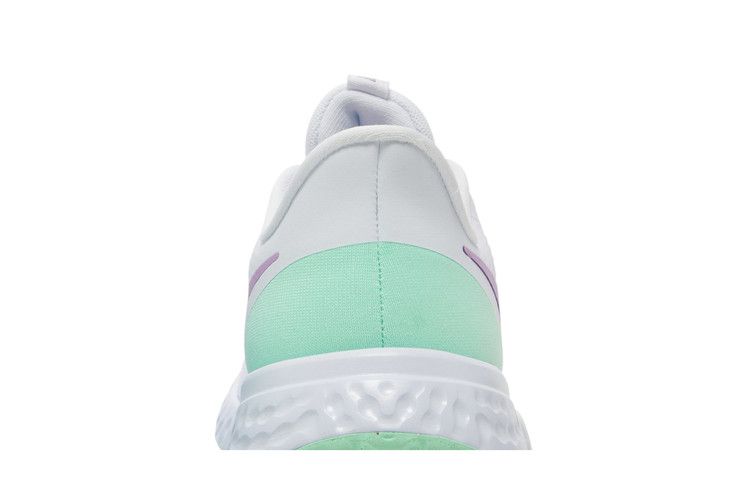 Nike Wmns Revolution 5 'White Green Glow Violet'