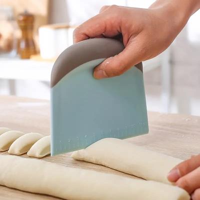 1 pz Strumento da Forno Raschietto di Plastica Fai da Te Spatola per Crema Pasticcera Trapezoidale Coltello Taglia Impasto Divisore per Torta per Accessori da Cucina