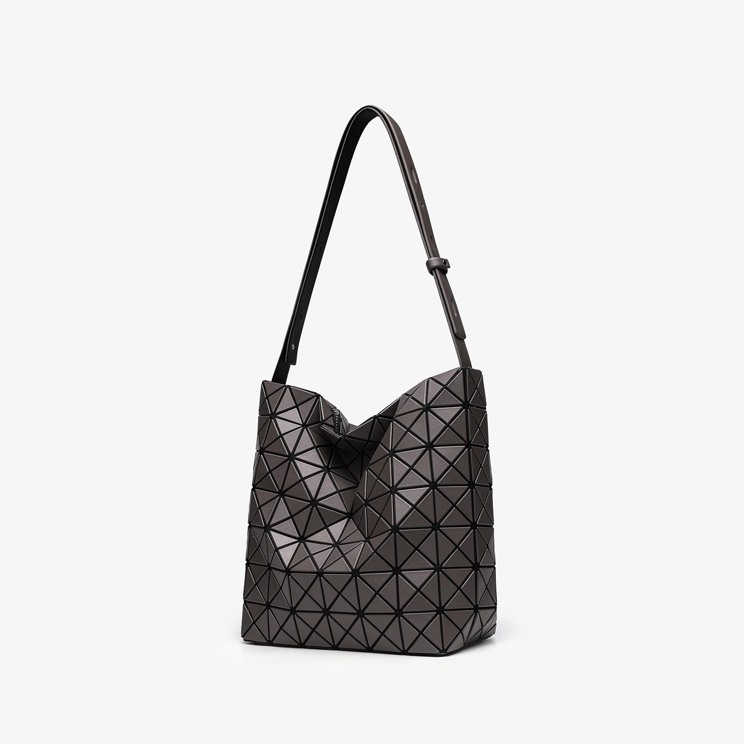 

Miyake 2025 Summer Large Capacity Diamond Pattern Shoulder/Crossbody Tote Bag чёрный