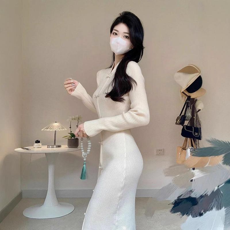 Autumn New Temperament Muse Fan Slim-fitting White Knitted Long-sleeved Dress Royal Sister Light and Familiar Style