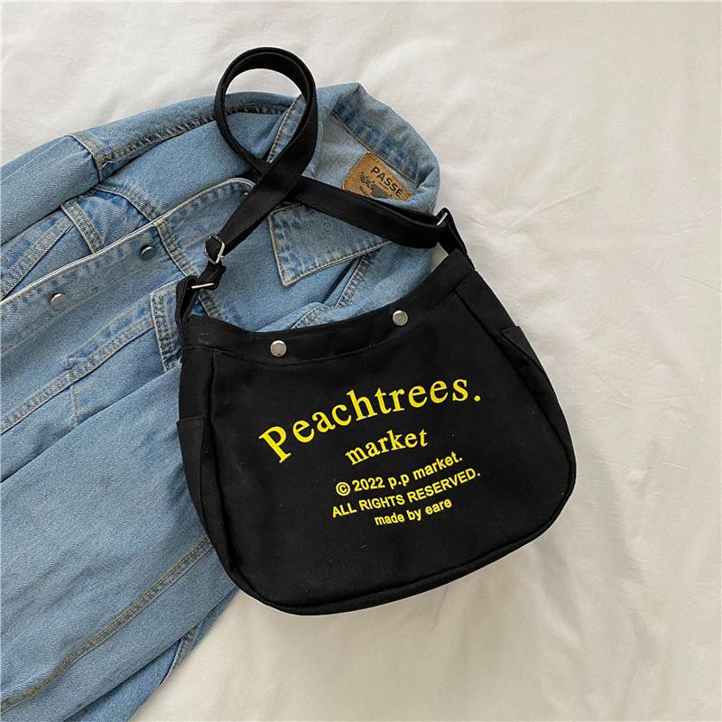 

Стильная корейская детская холщовая сумка через плечо с модным дизайном букв и вместительным отделением чёрный