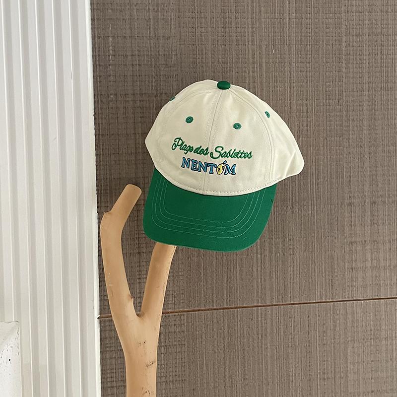 

Бейсбольні капелюхи для дітей із вишивкою з літерами