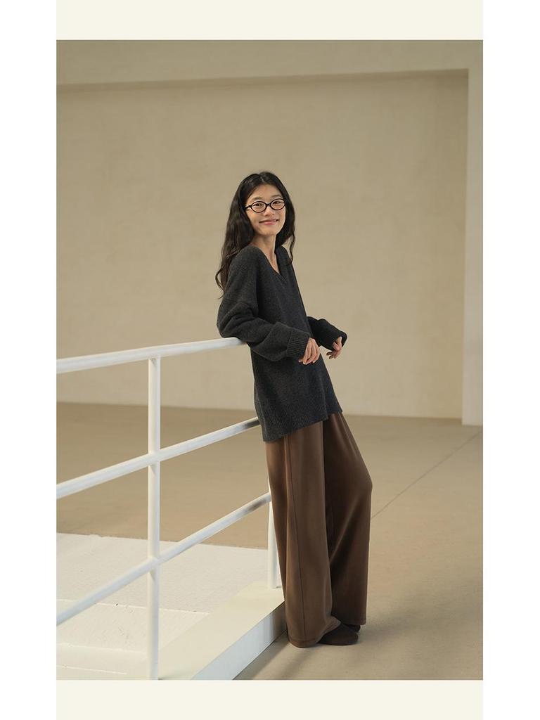 HAVERICE Restaurant Nishino Stroll Classic Casual Slimming Three-Piece Set: Sweater, Short Skirt, and Half Skirt.