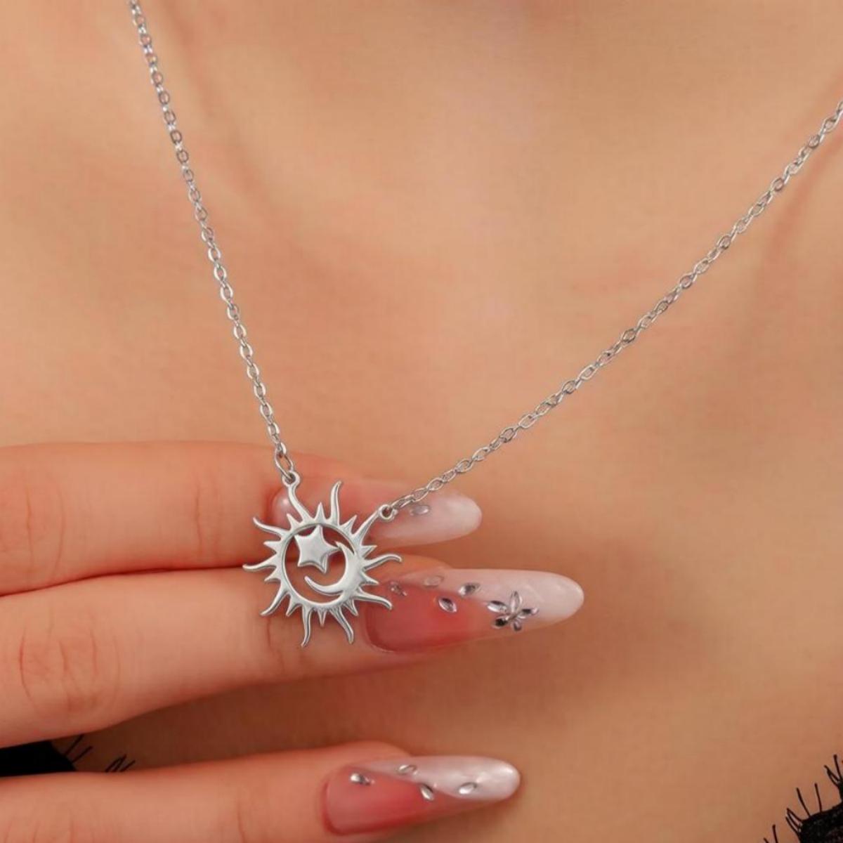 Vintage Stainless Steel Pendant Necklace for Unisex Exaggerated Shiny Sun Moon Geometric Necklace Elegant Party Jewelry Gifts