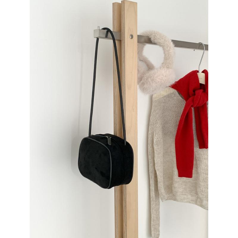 

Осень и зима замшевая сумка-тофу блок нишевый дизайн маленькая квадратная сумка новая женская сумка через плечо чёрный